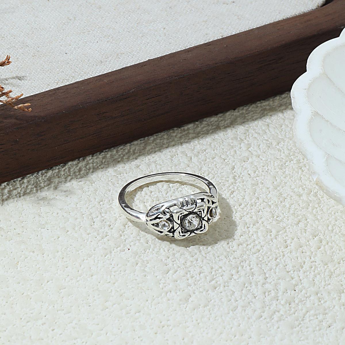 Anillo elegante de cristal en plata – imagen 2