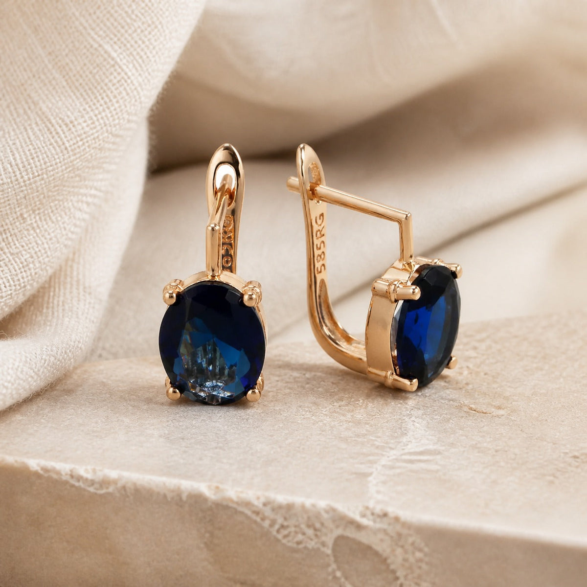 Pendientes de oro con zafiro real