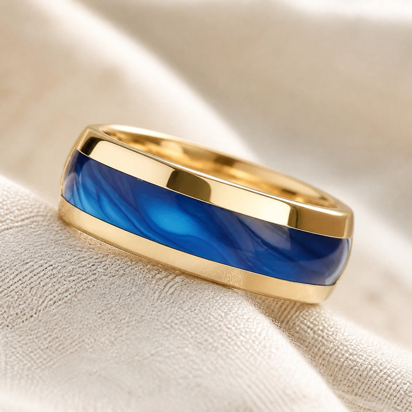 Anillo de oro con zafiro