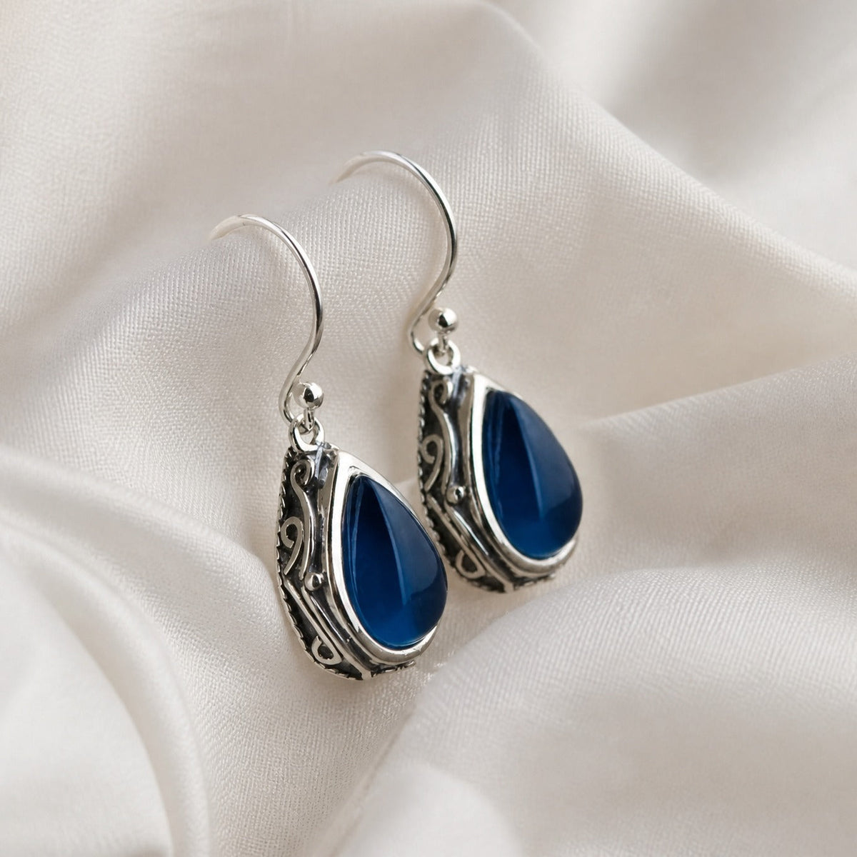 Pendientes artísticos de zafiro en forma de gota – imagen 2