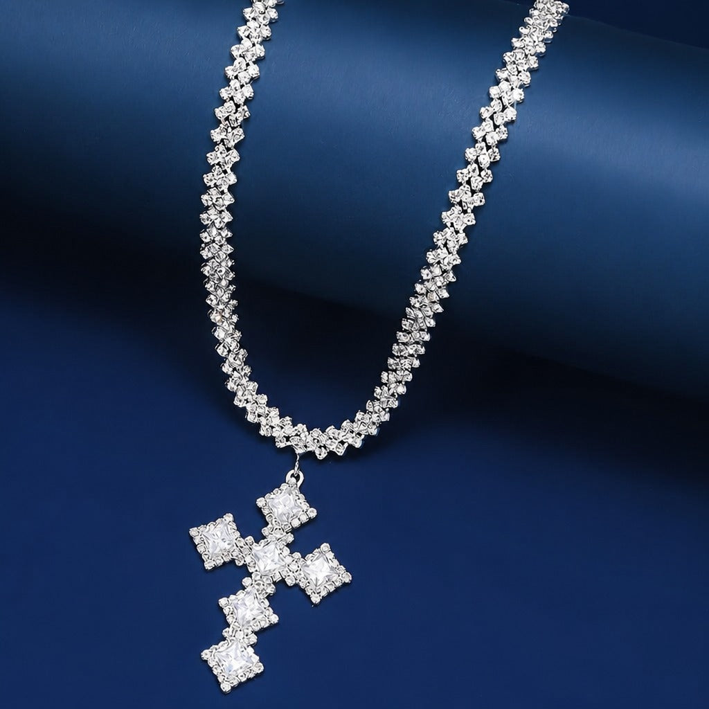 Collar de cruz de circonita de lujo