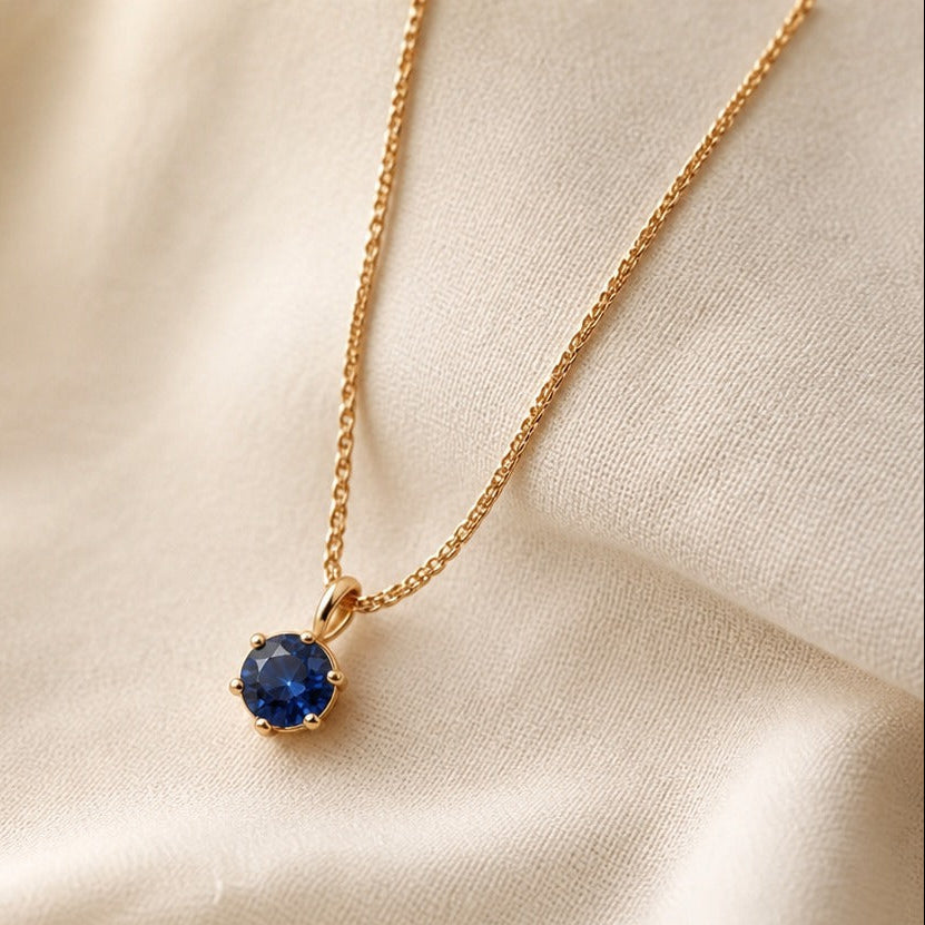 Collar con colgante solitario redondo