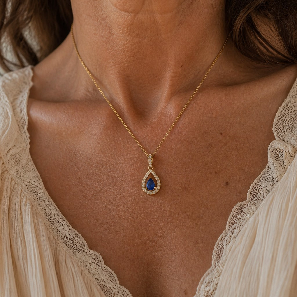 Collar con colgante de lágrima y halo – imagen 2