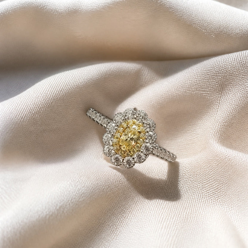 Anillo floral de cristal exquisito