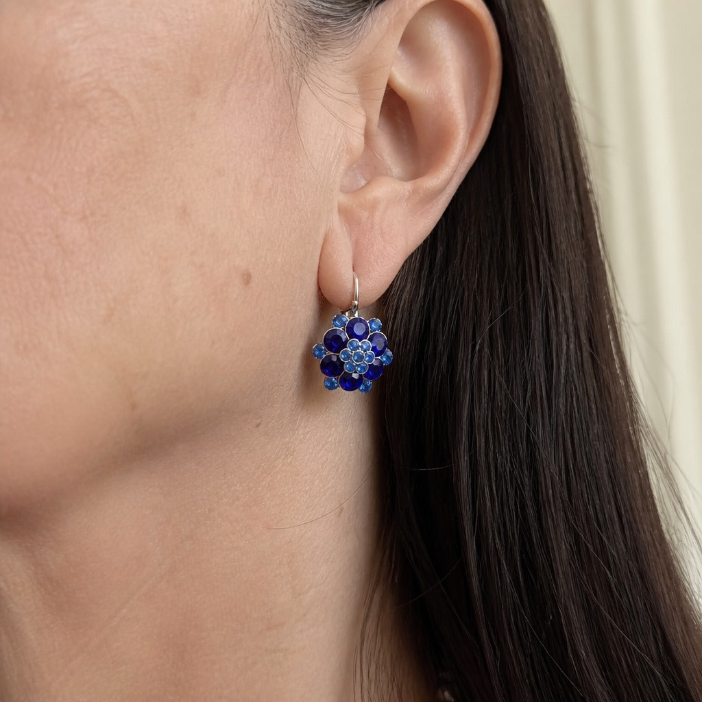 Pendientes de plata con diseño floral – imagen 2