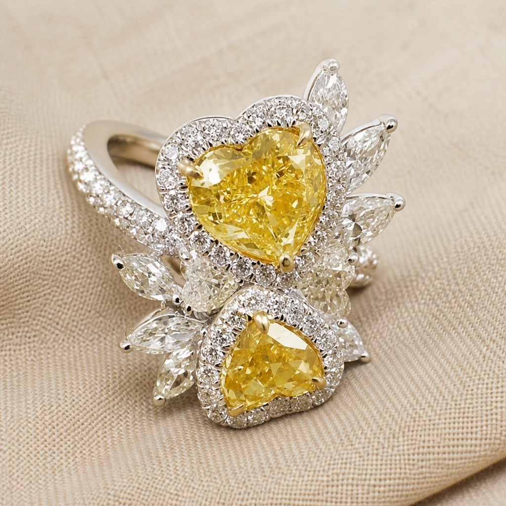 Anillo Majestuoso amarillo con talla cojín — Carmen, Lucía & Rocío