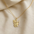 Collar con colgante de mariposa y letra inicial – imagen 12