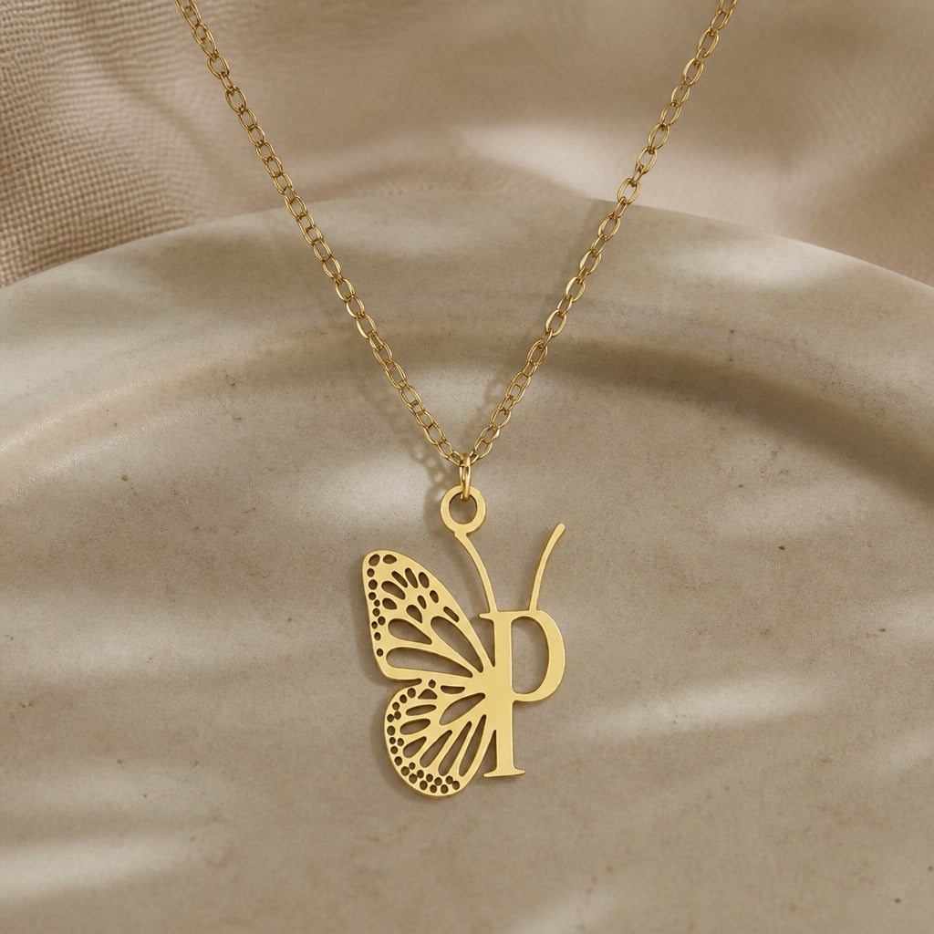 Collar con colgante de mariposa y letra inicial – imagen 32