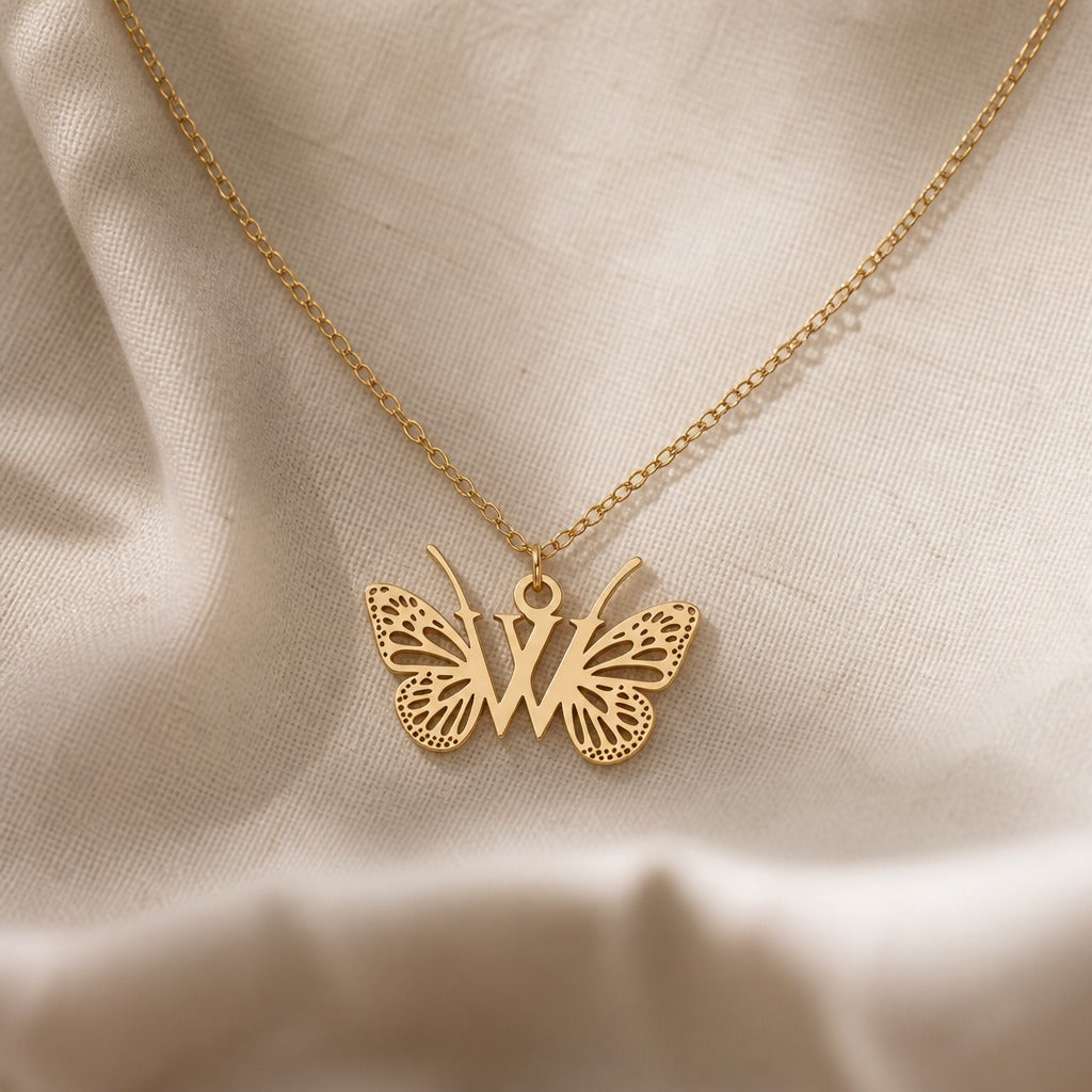 Collar con colgante de mariposa y letra inicial – imagen 46