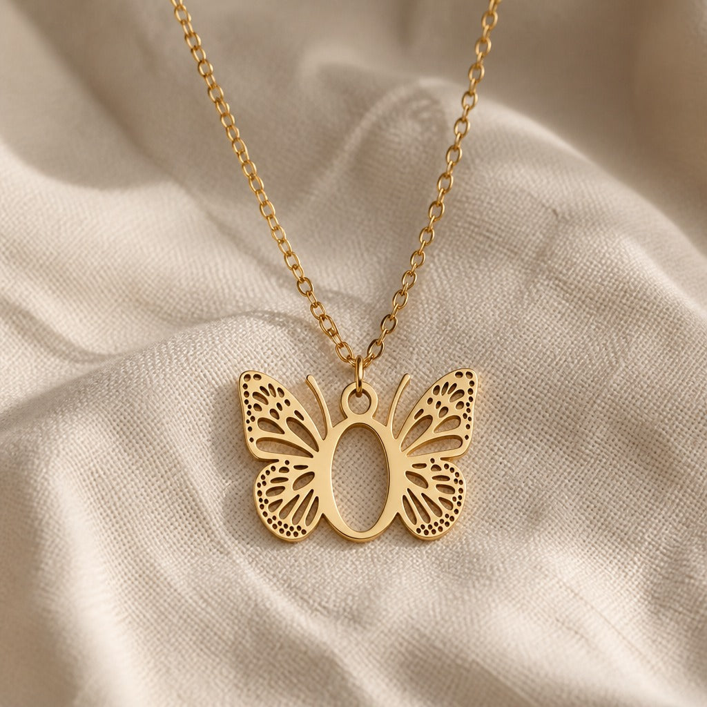 Collar con colgante de mariposa y letra inicial – imagen 30