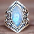 Anillo llamativo ornamentado de piedra lunar en talla marquesa – imagen 2
