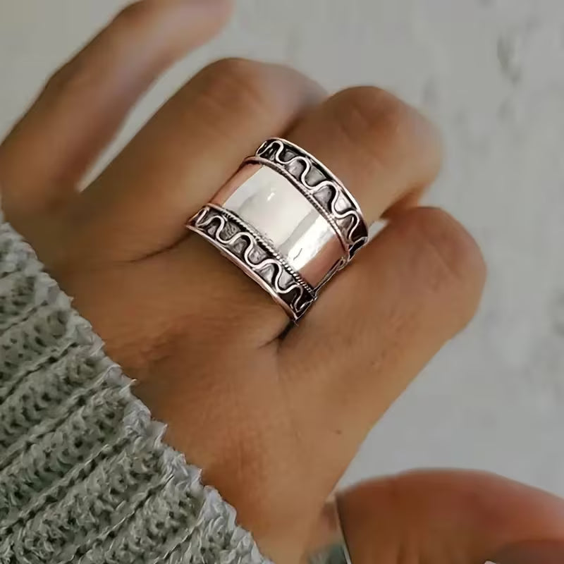 Anillo plateado etéreo – imagen 2