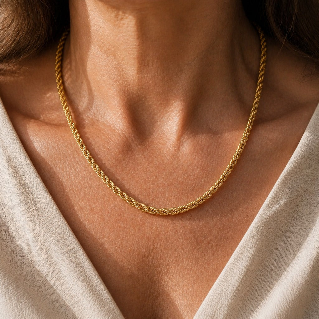 Collar de cuerda de oro trenzado