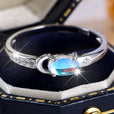 Anillo de plata 19k con piedra lunar y media luna – imagen 2