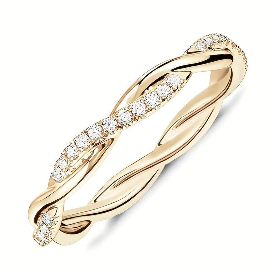 Anillo entrelazado con cristales pavé
