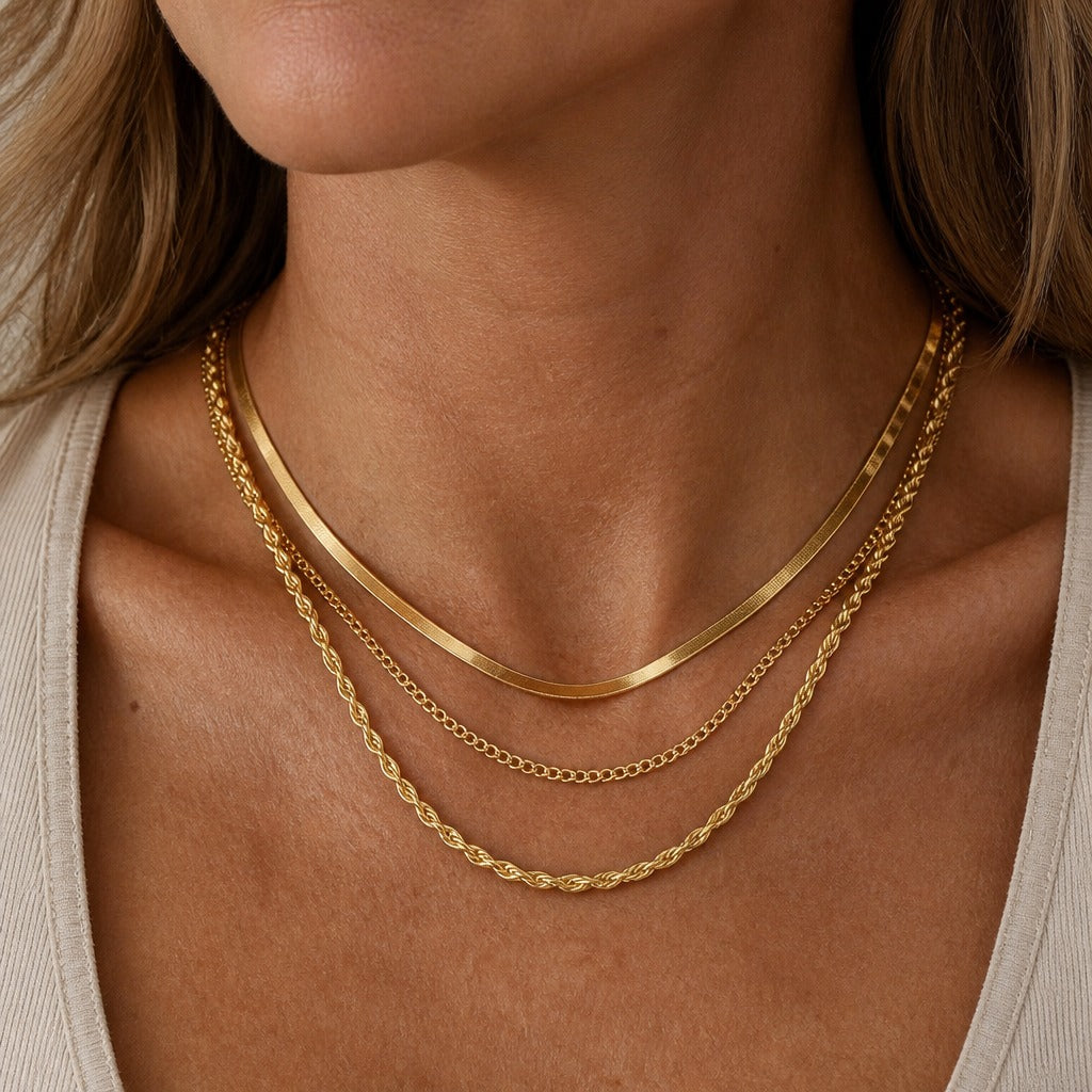 Collar dorado en capas Sovereign