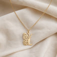 Collar con colgante de mariposa y letra inicial – imagen 24