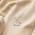 Collar con colgante de mariposa y letra inicial – imagen 43