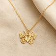 Collar con colgante de mariposa y letra inicial – imagen 44