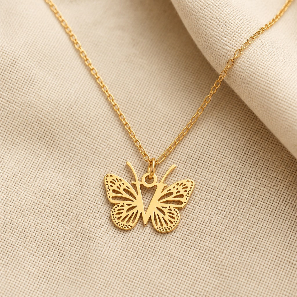 Collar con colgante de mariposa y letra inicial – imagen 44