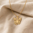 Collar con colgante de mariposa y letra inicial – imagen 20