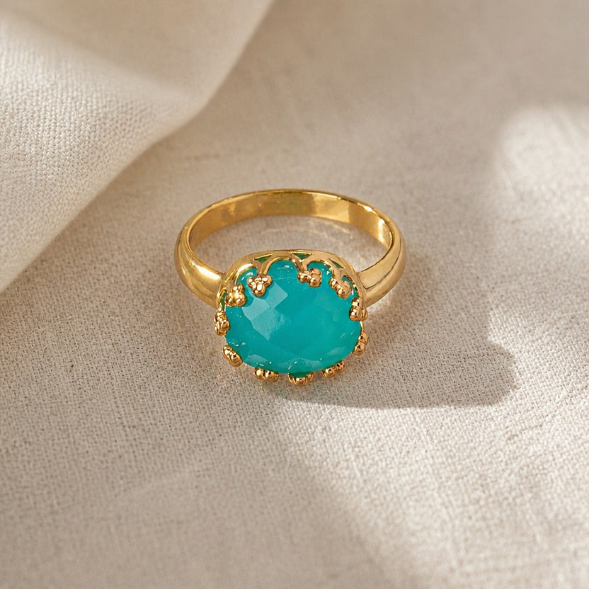 Anillo solitario de turquesa en forma ovalada