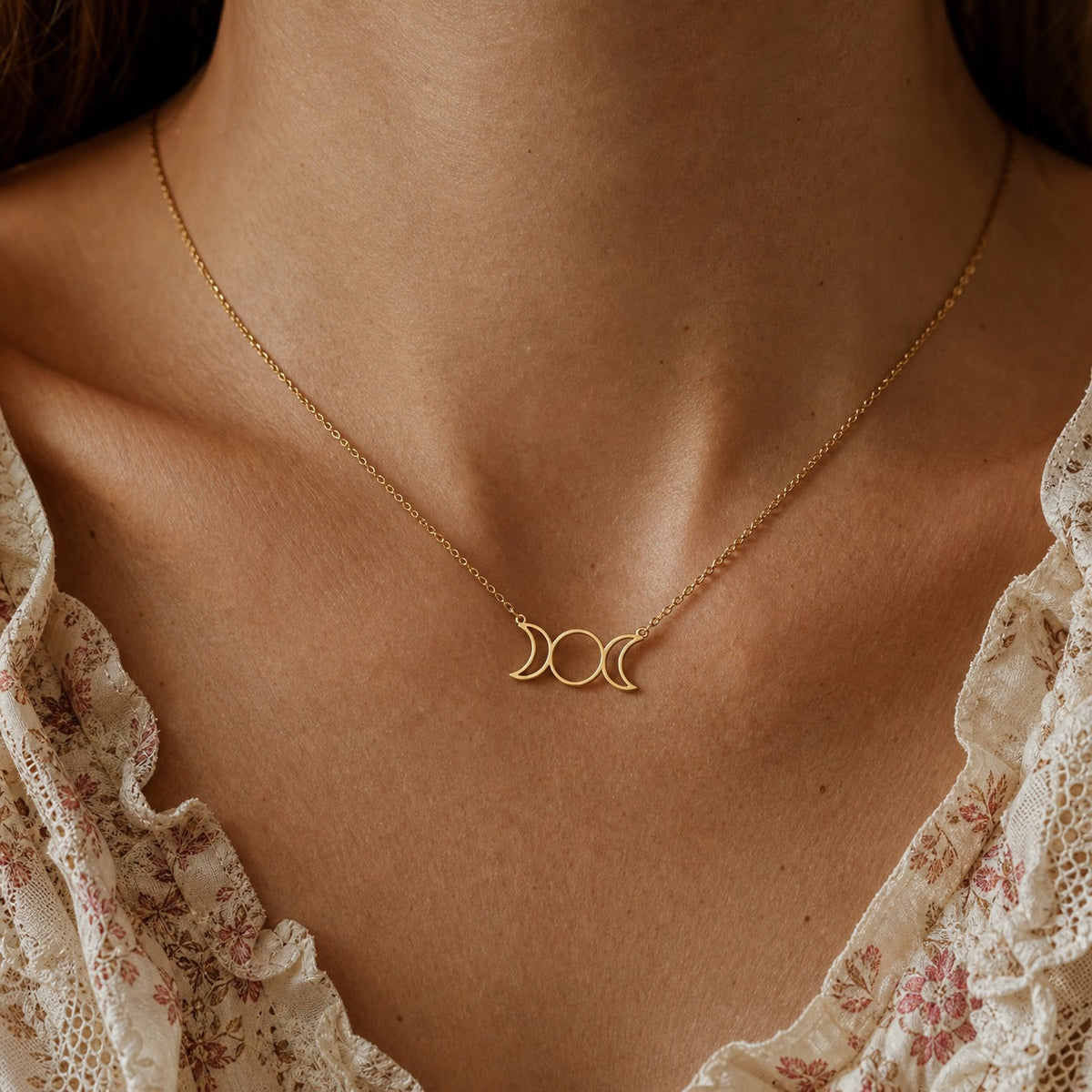 Collar etéreo de fases lunares