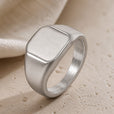 Anillo sello cuadrado soberano de oro blanco – imagen 2