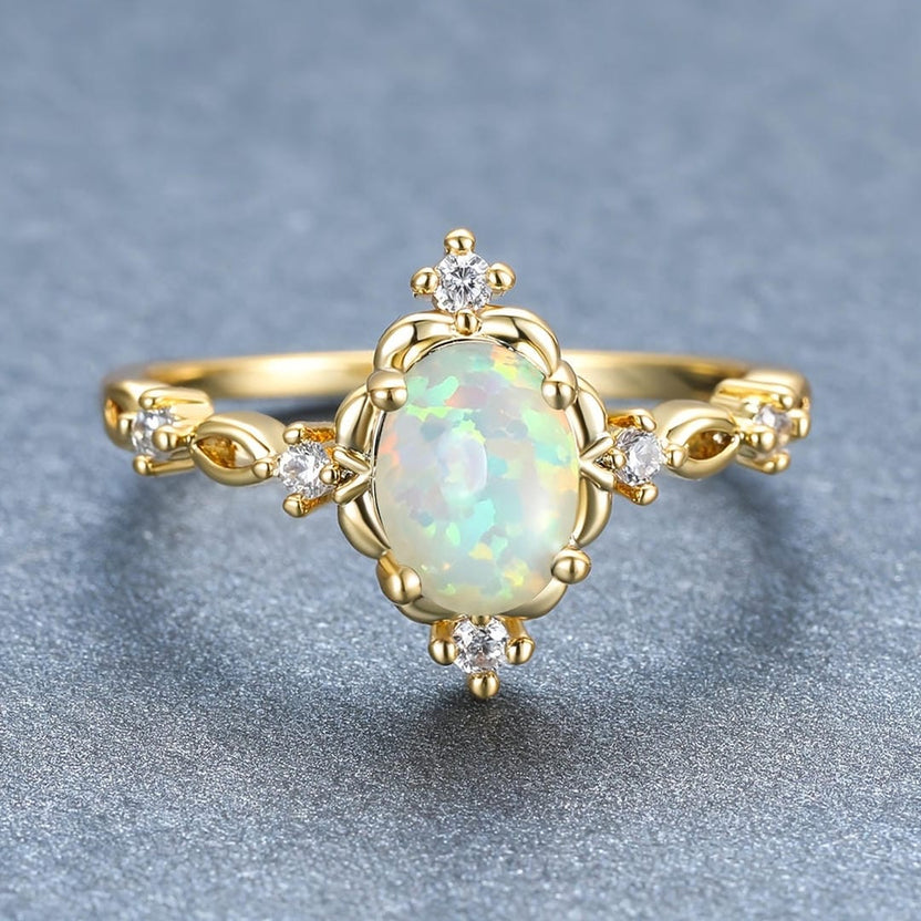 Anillo celestial de ópalo y cristal de jardín