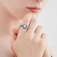 Anillo pulpo de plata con piedra luna azul – imagen 3