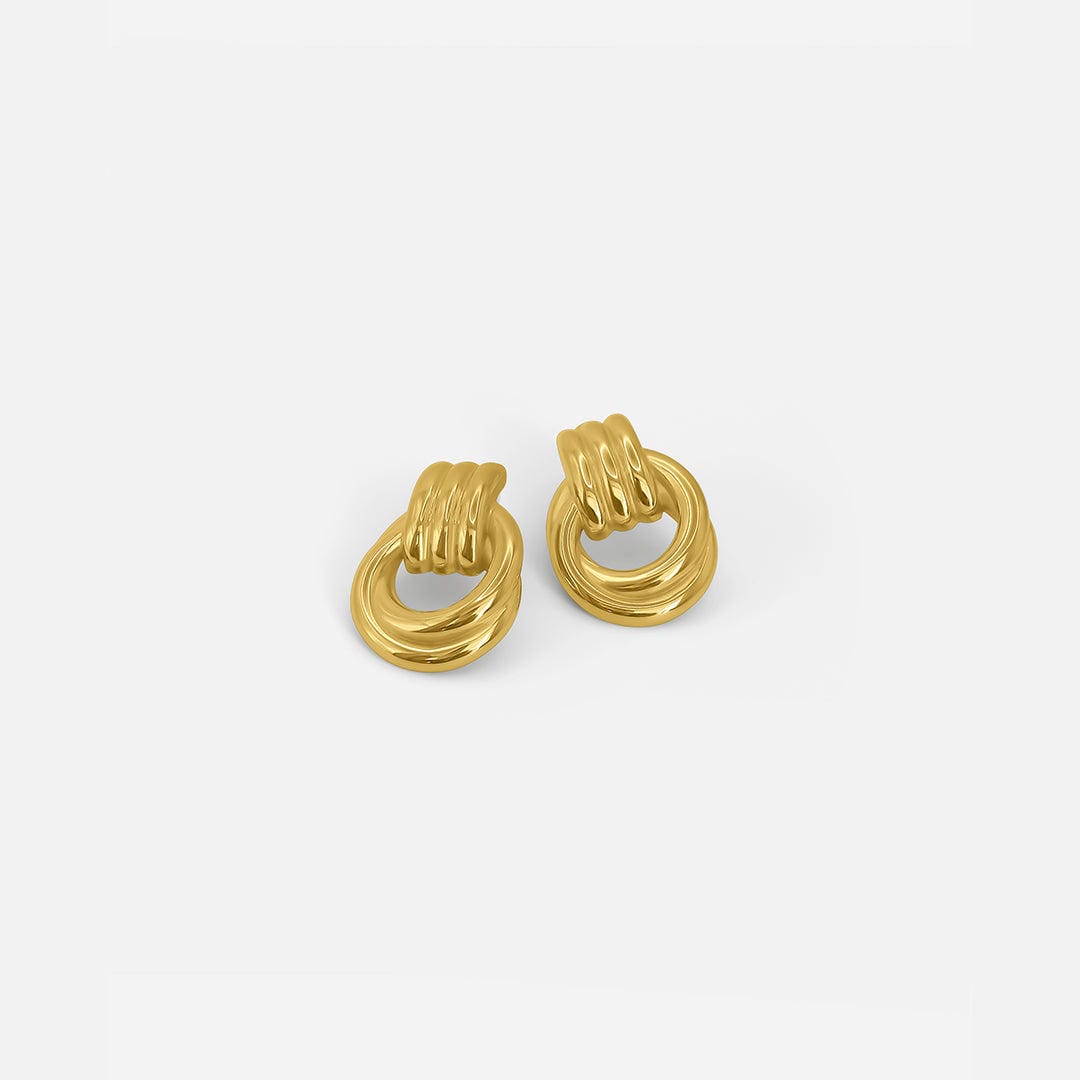 Pendientes elegantes de nudo dorado con eslabones – imagen 2