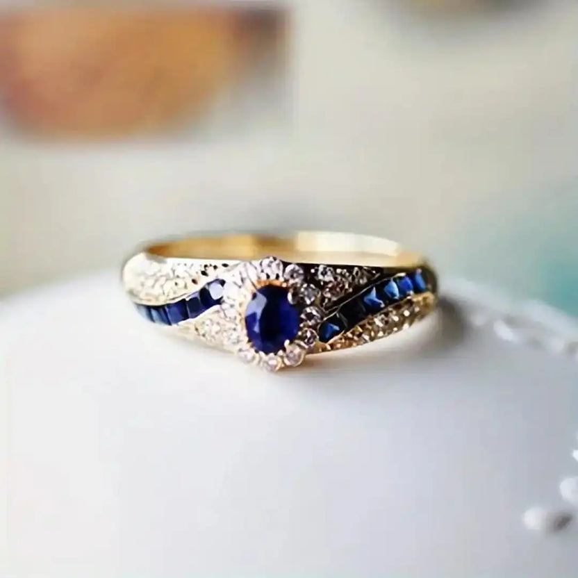 Anillo de oro Avelisse Moraziel