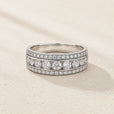 Anillo grueso con circonitas engastadas – imagen 2
