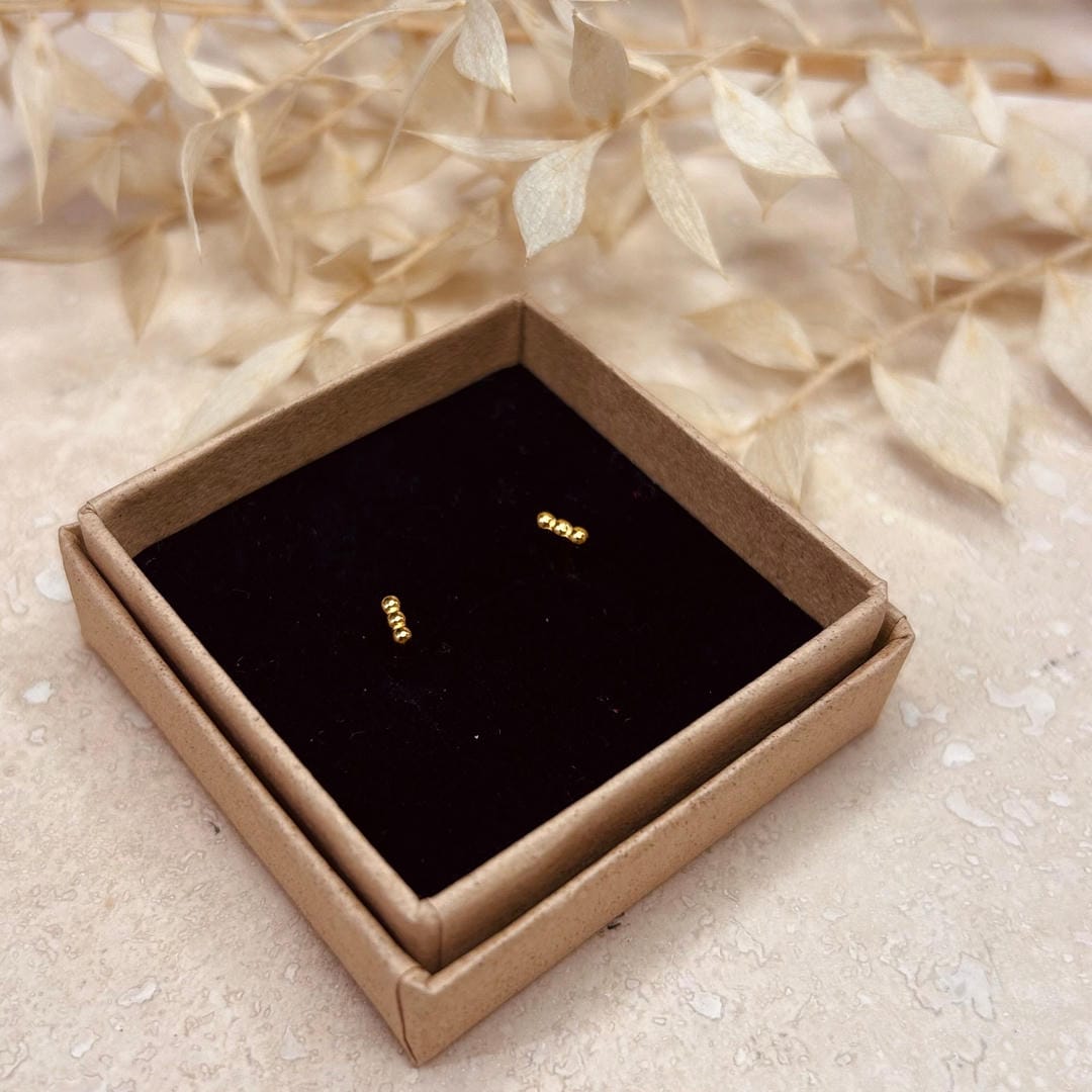 Pendientes minimalistas de tres puntos – imagen 2