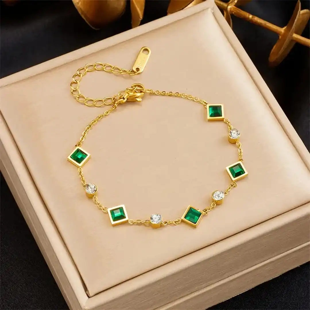 Pulsera elegante de esmeralda con eslabones cuadrados