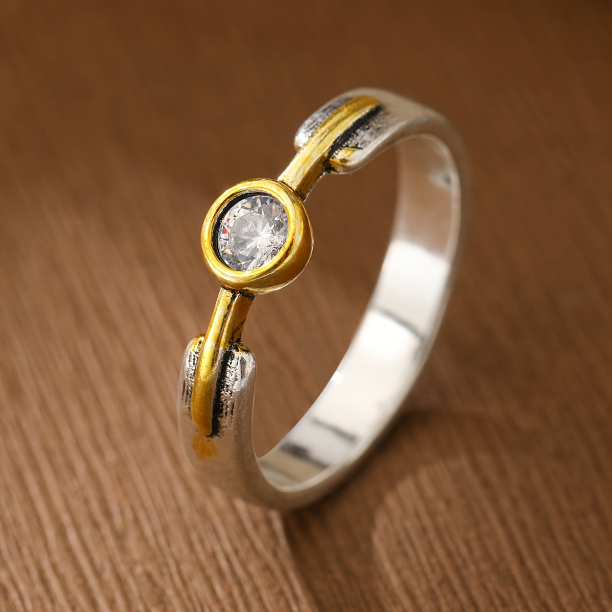 Anillo minimalista de circonita