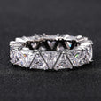 Anillo vintage con piedra triangular