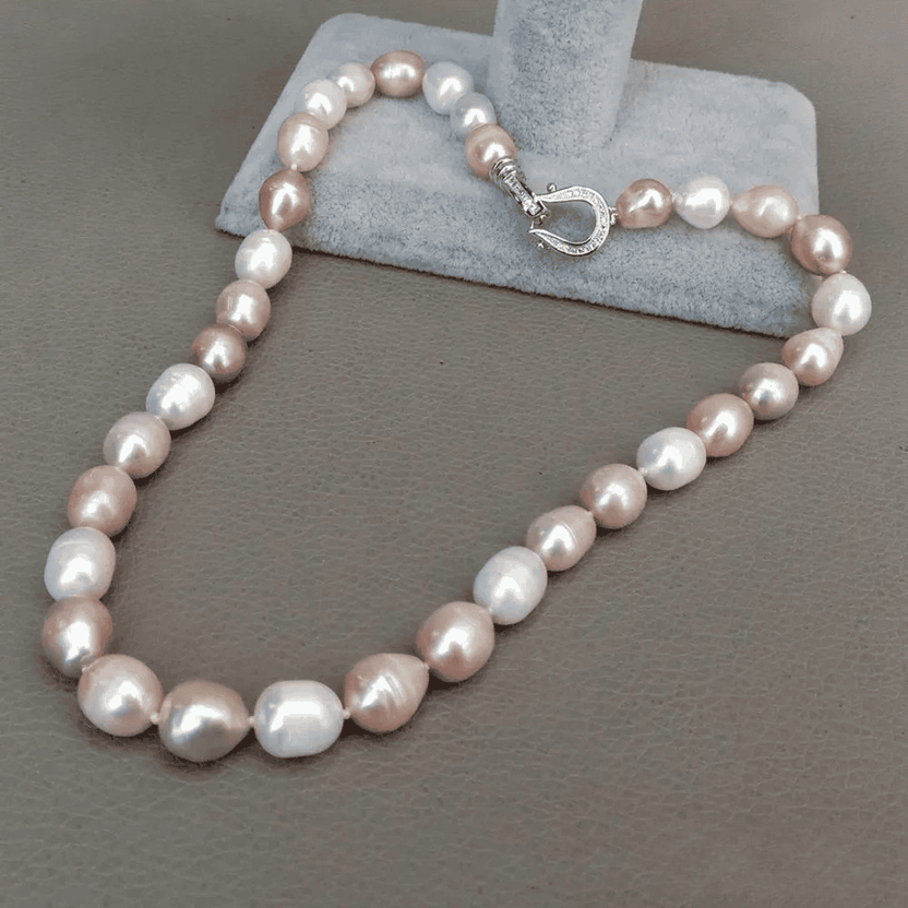 Collar vibrante de cuentas