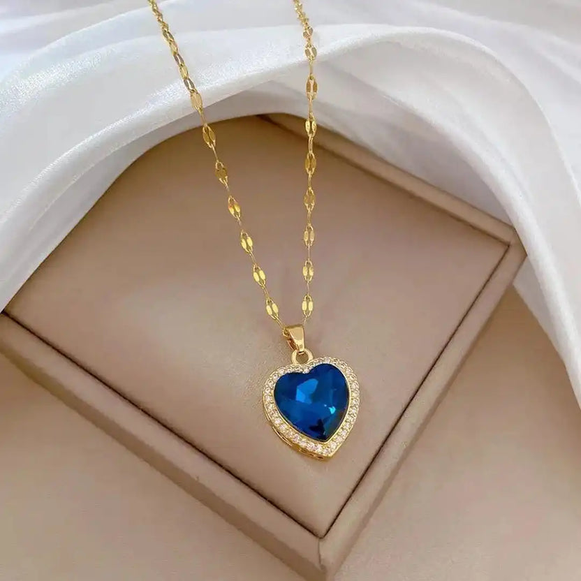 Collar dorado Jaselle Vireyne