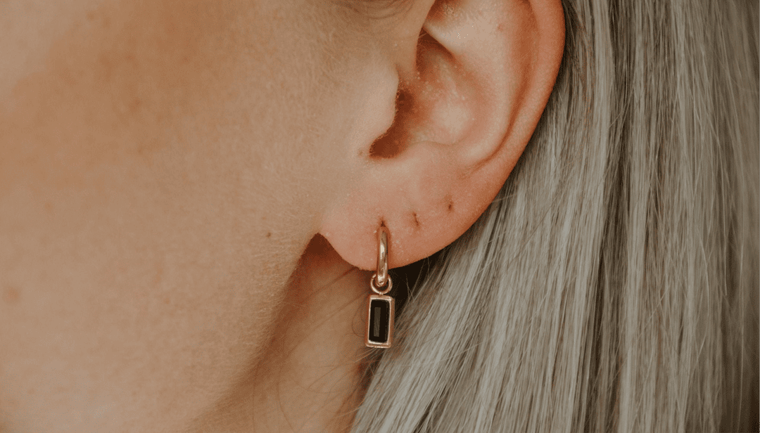 Pendientes rectangulares colgantes con gema brillante – imagen 7