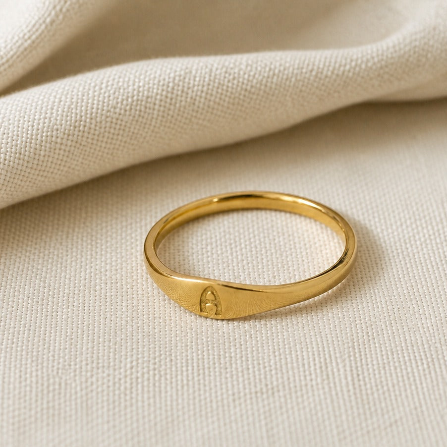 Colección de anillos con letras Liora