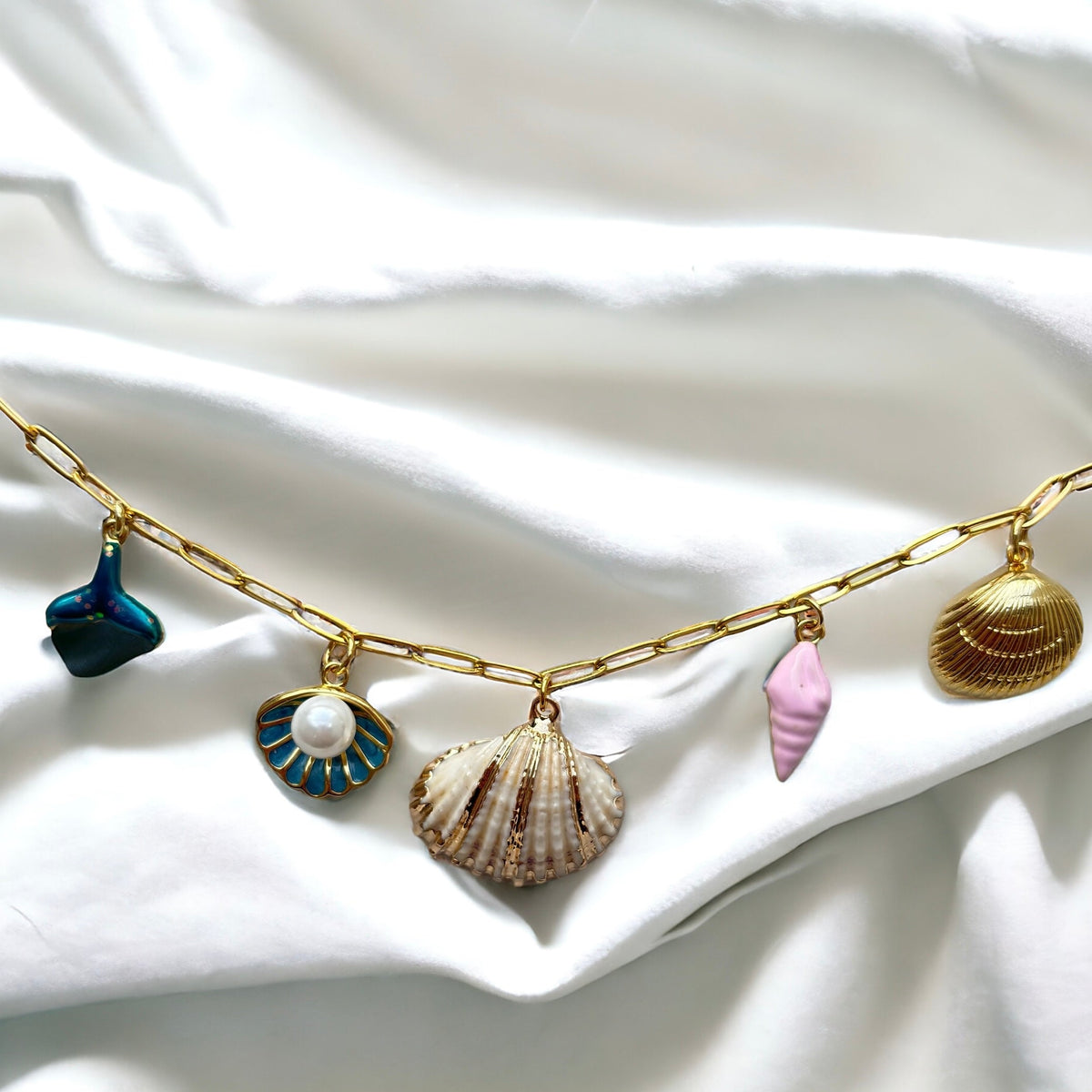Collar Susurros del Océano (hecho a mano y edición limitada) — Carmen, Lucía & Rocío