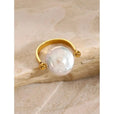 Anillo abierto con perla y moneda