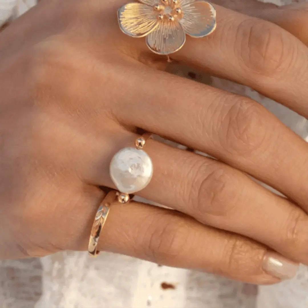 Anillo abierto con perla y moneda – imagen 2