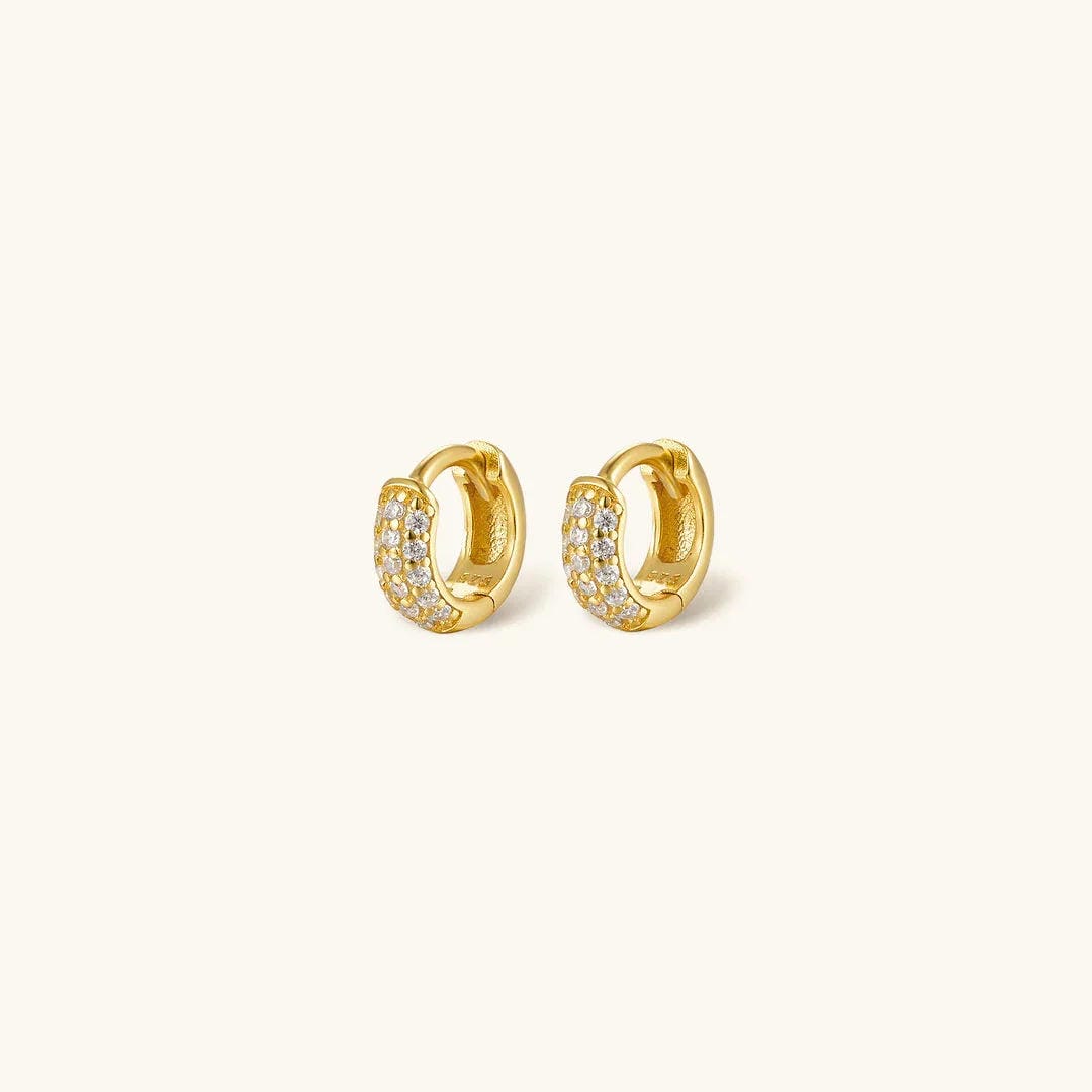 Pendientes huggie gruesos con pavé radiante