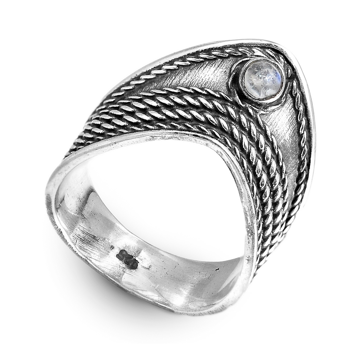 Anillo de plata en chevron con piedra lunar
