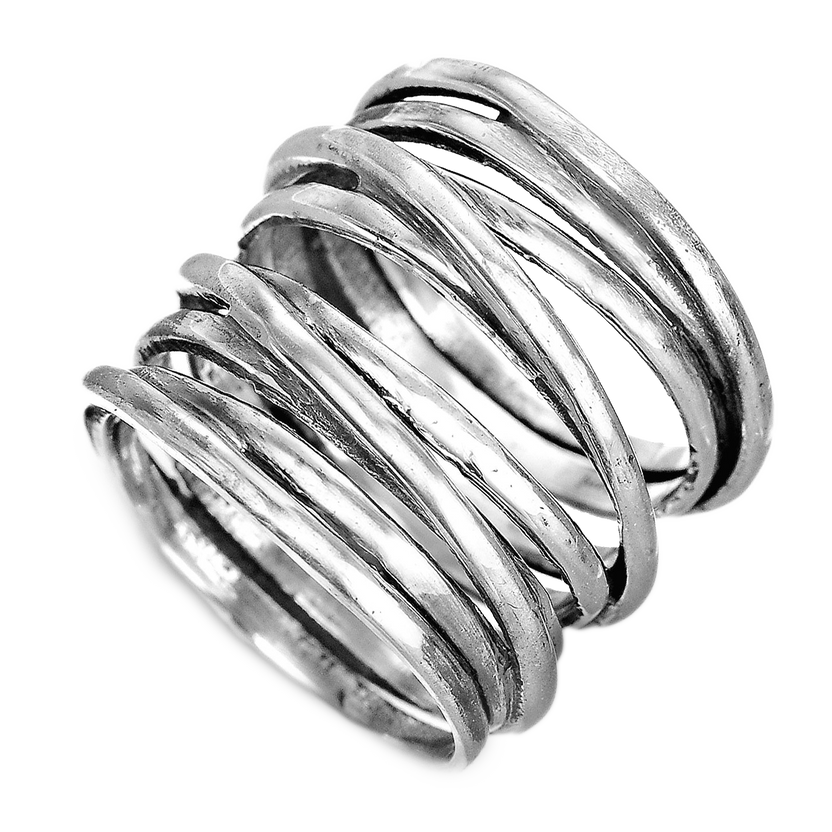 Anillo envolvente ancho y voluminoso