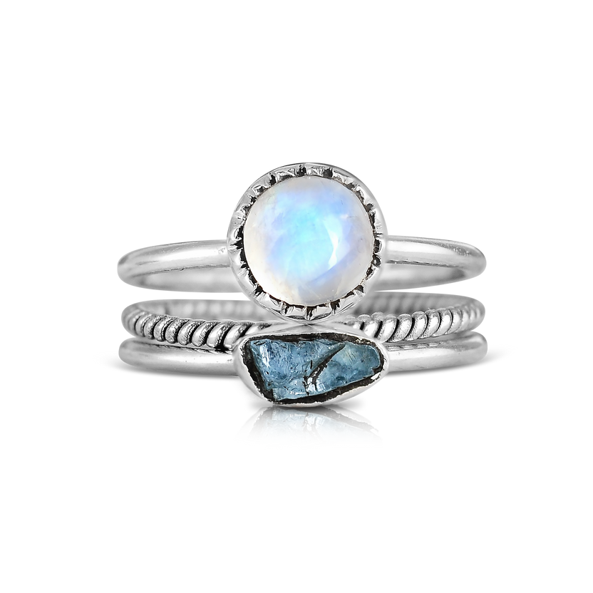 Conjunto de anillos de piedra lunar y aguamarina — Carmen, Lucía & Rocío
