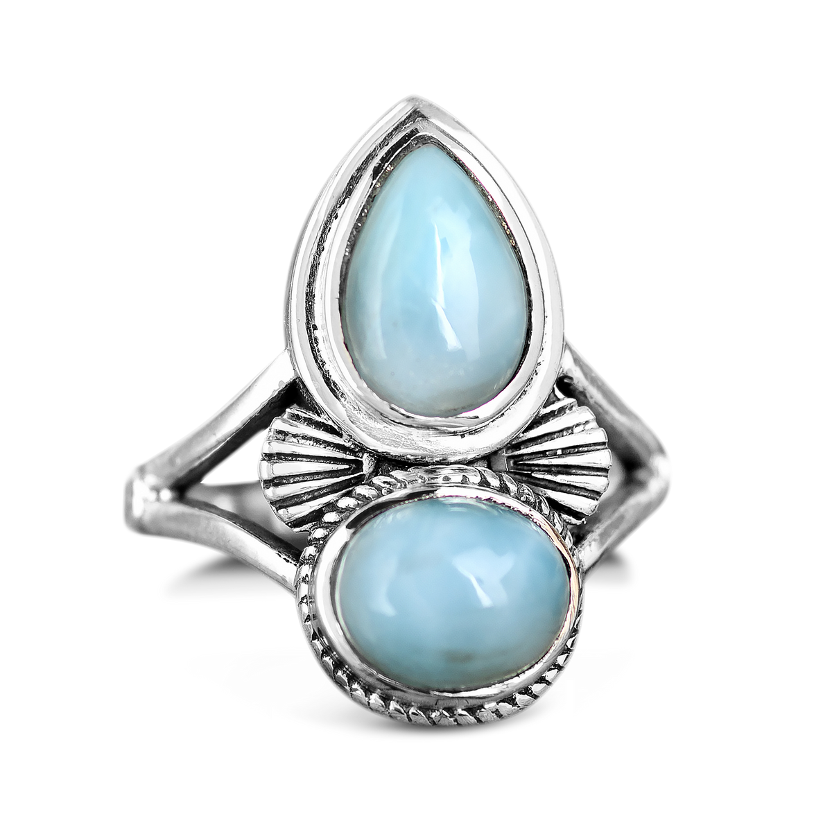 Anillo bohemio de larimar y concha