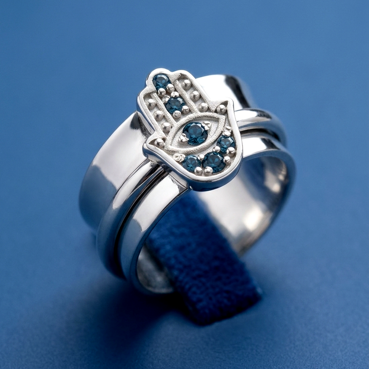 Anillo fidget Hamsa de topacio azul – imagen 2